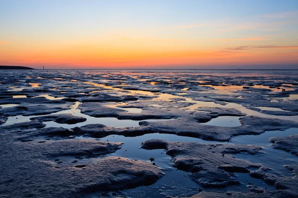 Reflejo de la puesta de sol en el océano — Foto de Stock