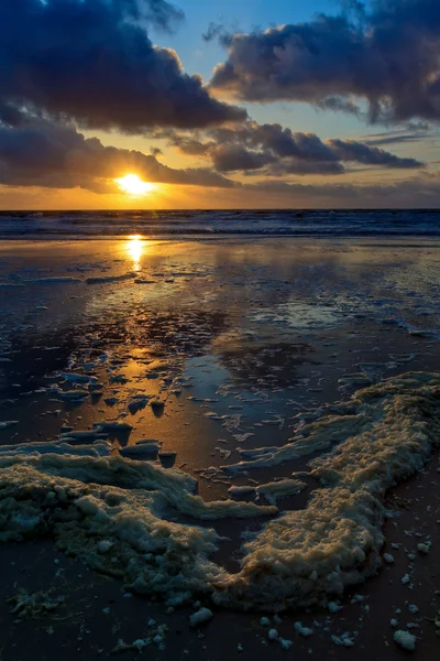 Bellissimo tramonto nell'oceano — Foto Stock