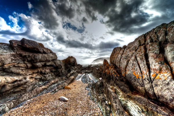 Kayalık sahil şeridi — Stok fotoğraf