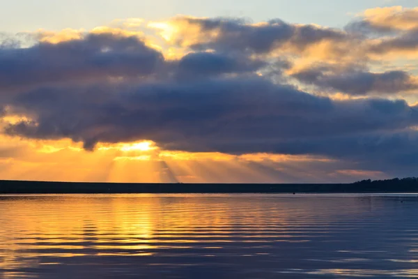 Sunrise at a lake — Stock Photo, Image