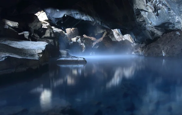 熱の洞窟 — ストック写真
