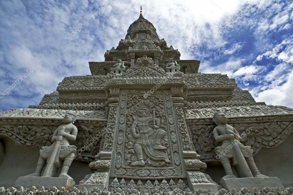 Silver Pagoda in the Royal Palace Phnom Penh in Cambodia — Stock Photo ...