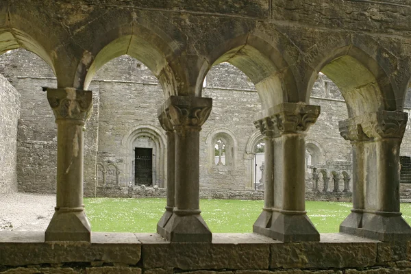 Antigos claustros da abadia — Fotografia de Stock
