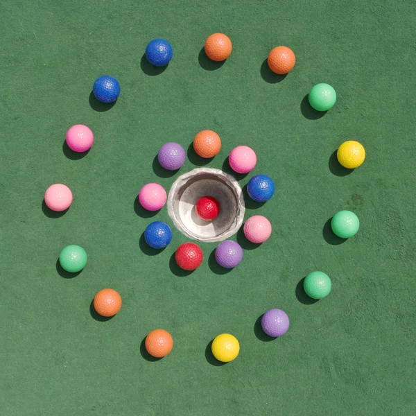 Bolas de golfe em círculo — Fotografia de Stock