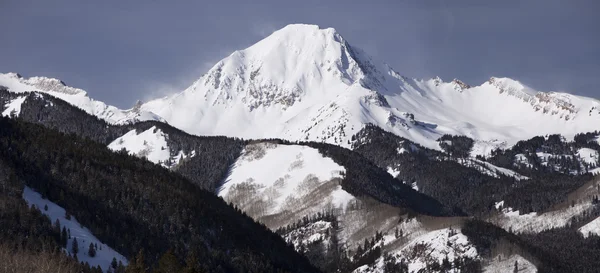 Гора. Дейли Панорама Пейзаж — стоковое фото