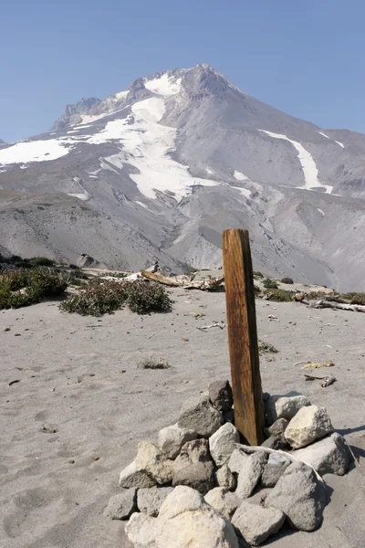 Poste de madeira no Mt. Capuz — Fotografia de Stock