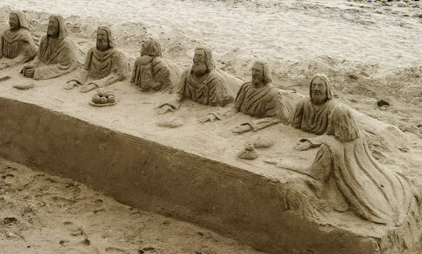 砂の中の最後の晩餐 — ストック写真