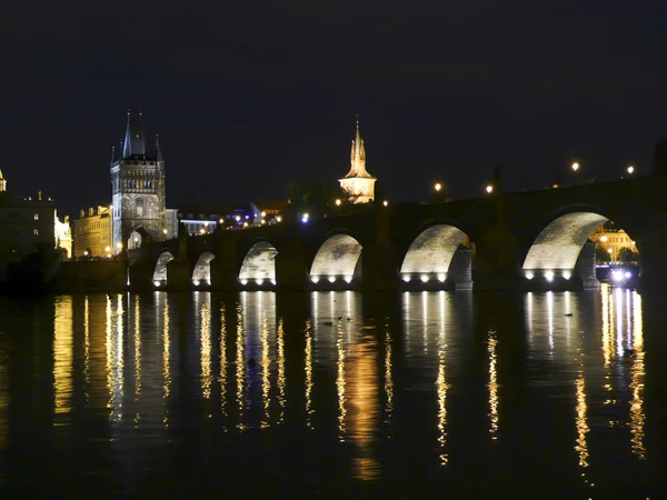 Prag bei Nacht — Stockfoto