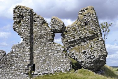 Ruins of Clonmacnoise Castle clipart