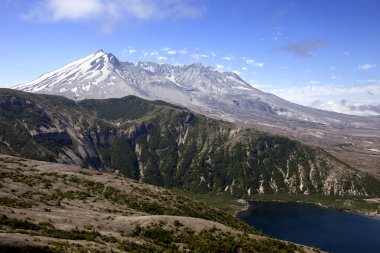 Mt. St. Helens and Spirit Lake clipart