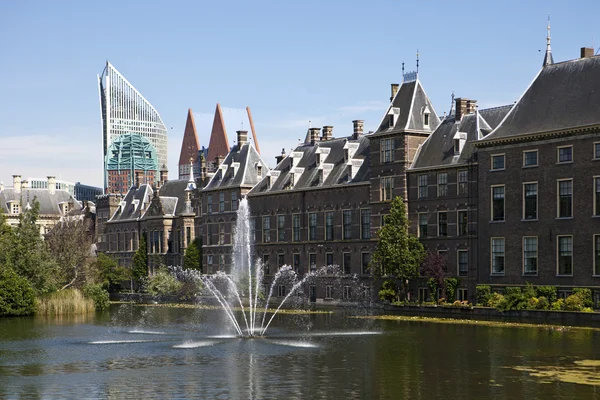 Lago por el Binnenhof — Foto de Stock