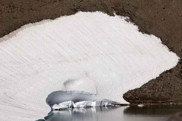 Göl buz kitlesi — Stok fotoğraf