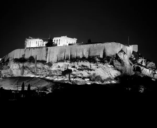 Acrópolis iluminada por la noche —  Fotos de Stock