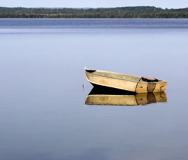 La barca da pesca vuota — Foto Stock