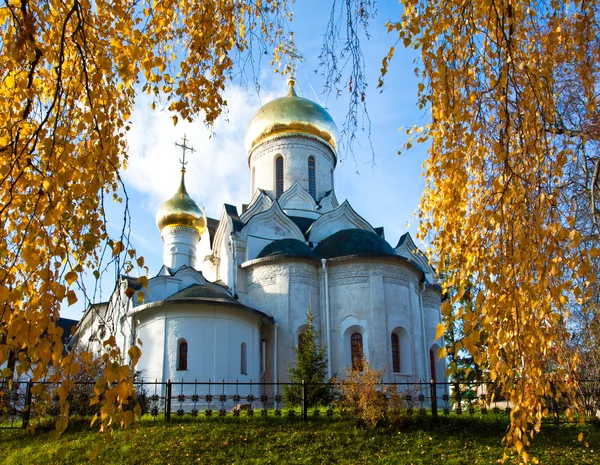 Church in the autumn weather — Stock Photo, Image