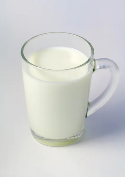 Coupe en verre de lait Photos De Stock Libres De Droits
