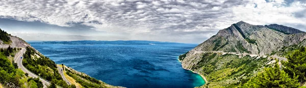 Scenic panorama view of the mountains, clouds and sea in Croati — Stock Photo, Image