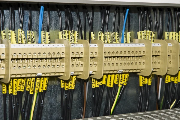 sinirlari belirli iletken - teller için elektrikli deniz tarağı dahil.