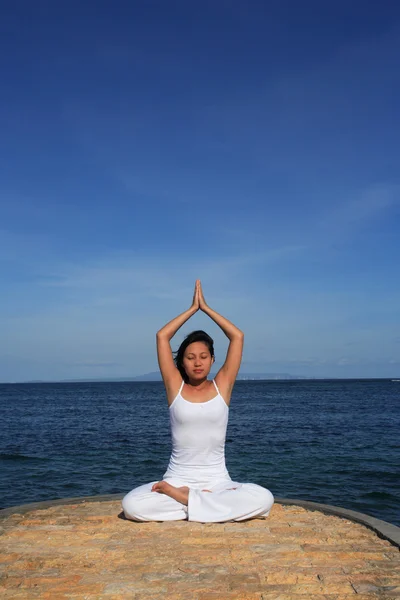 Yoga via mare — Foto Stock