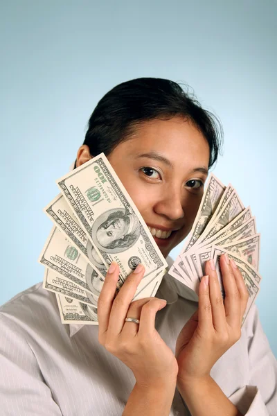 Kvinna med pengar — Stockfoto