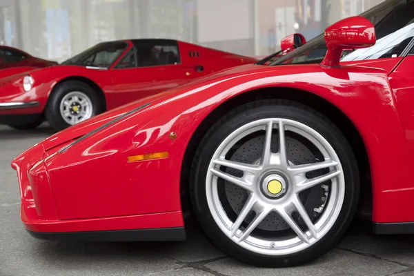 Ferrari rojo —  Fotos de Stock