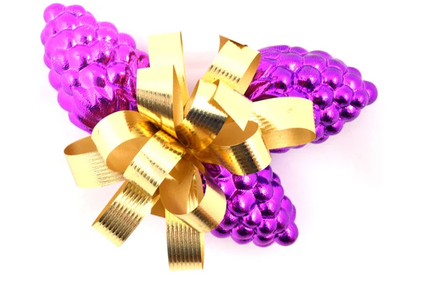 Ornement de Noël violet avec ruban — Photo