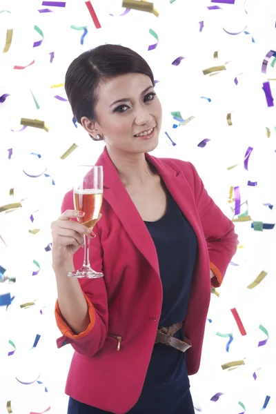 Kaukázusi nő pohár pezsgővel — Stock Fotó