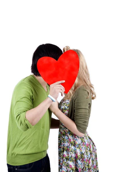 Jovem mistura raça casal beijando — Fotografia de Stock