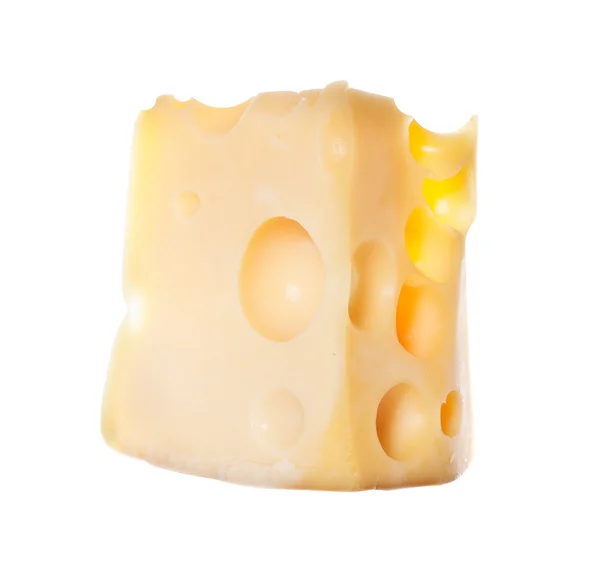 Stukje kaas geïsoleerd op een witte achtergrond — Stockfoto