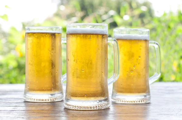 Tres jarras de cerveza —  Fotos de Stock