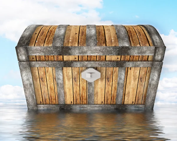 Treasure chest stående i vatten — Stockfoto