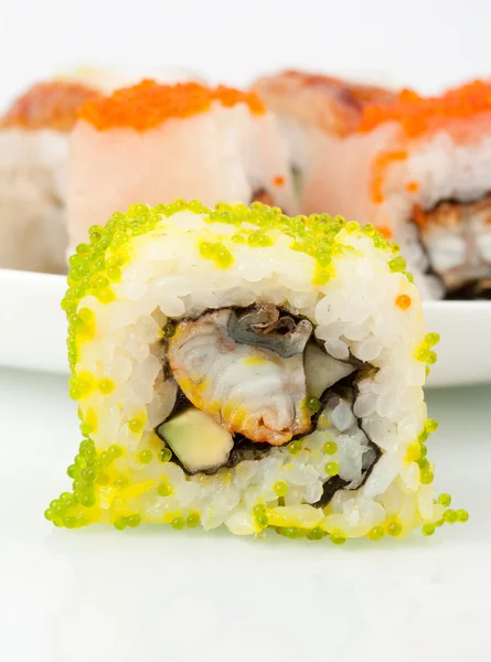 Fechar foto do sushi com caviar — Fotografia de Stock