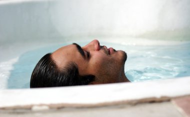 sadece havuzda dinlendirici