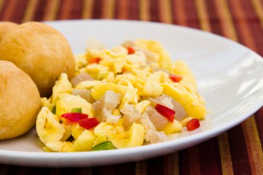 saltfish ile sebze böreği