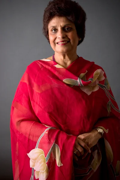 Idős Kelet indiai hölgy — Stock Fotó