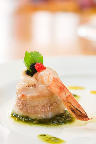 Shrimp wrapped in scallop — Stock Photo, Image