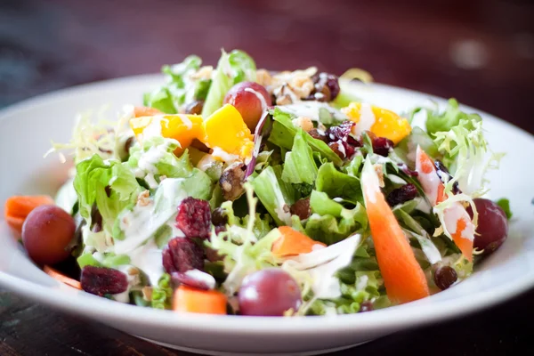 Kızılcık waldorf salatası — Stok fotoğraf