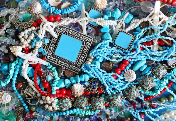 Fondo con turchese, perle e conchiglie — Foto Stock
