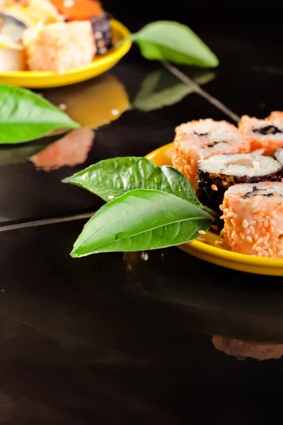 Sushi på skrivbordet — Stockfoto