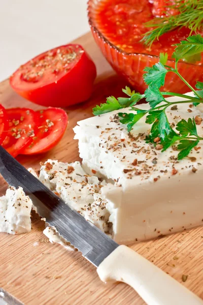 Sýr s rajskou omáčkou — Stock fotografie