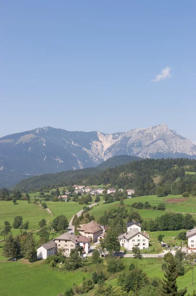 Letní alpská krajina — Stock fotografie