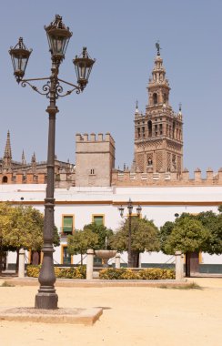 giralda Kulesi