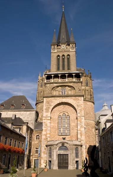 Fachada oeste de la Catedral de Aquisgrán a la luz del atardecer —  Fotos de Stock