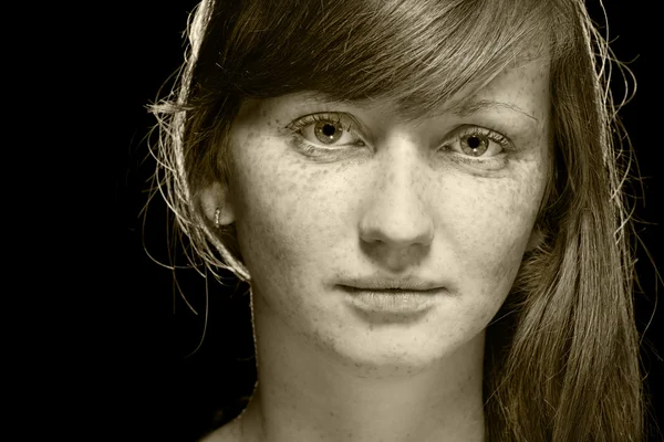 Zwart-wit portret van het meisje — Stockfoto