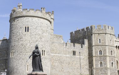 Windsor Castle Starue of Queen Victoria clipart