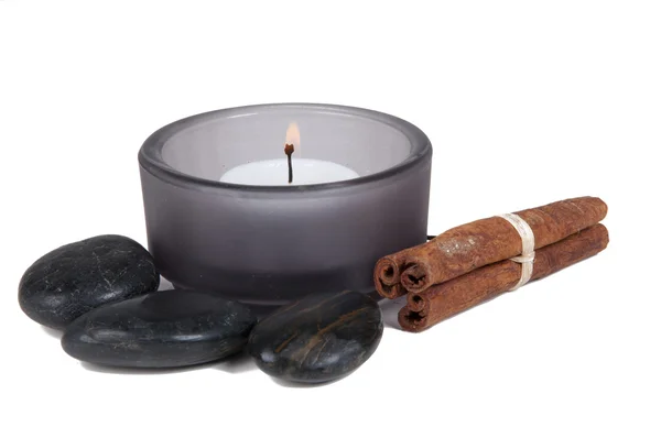 Wellness-Kerze mit heißen Steinen — Stockfoto