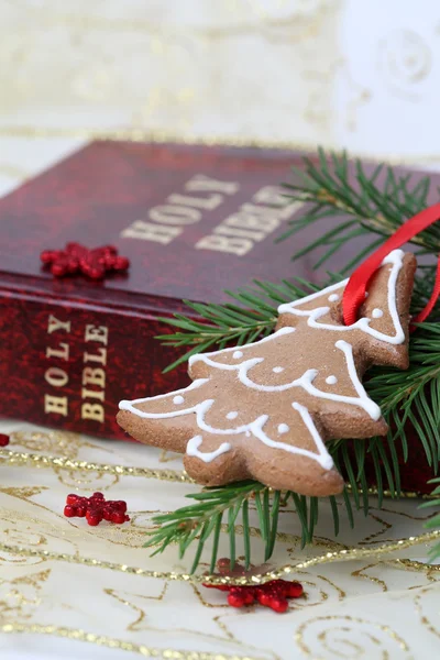 Turtă dulce de Crăciun și Biblia — Fotografie, imagine de stoc