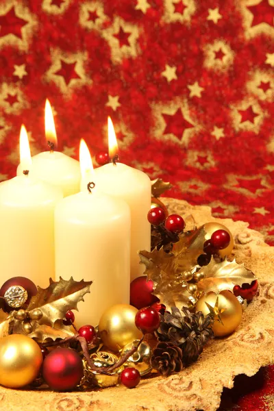 Decorazione natalizia con candele — Foto Stock