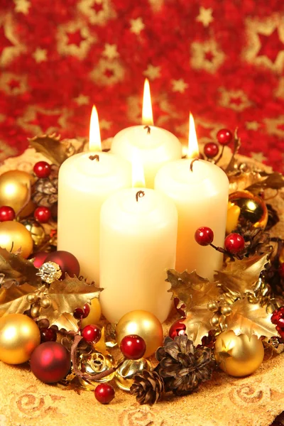 Decoração de Natal com velas — Fotografia de Stock