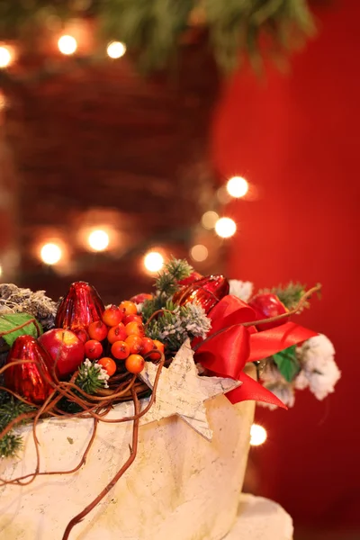 Рождество натюрморт с красными ягодами — стоковое фото